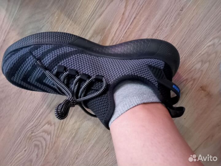 Рабочие кроссовки