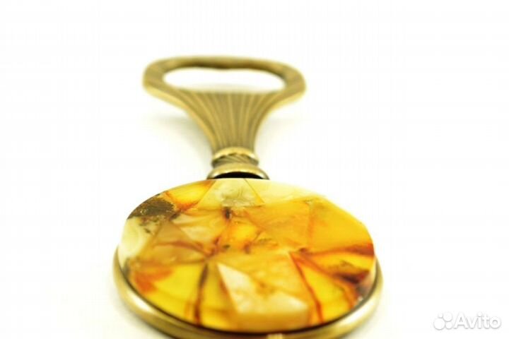 Открывашка из янтаря