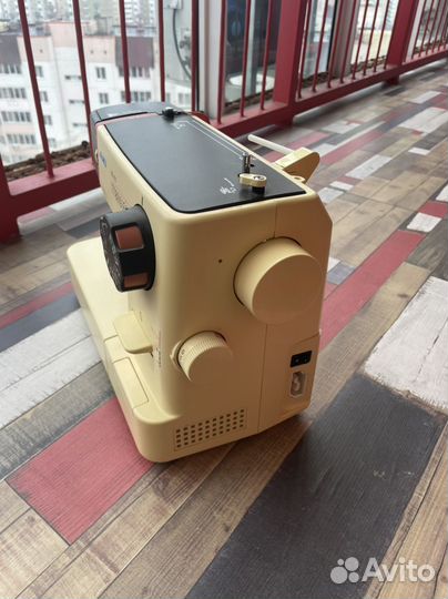 Швейная машина juki HZL-27Z