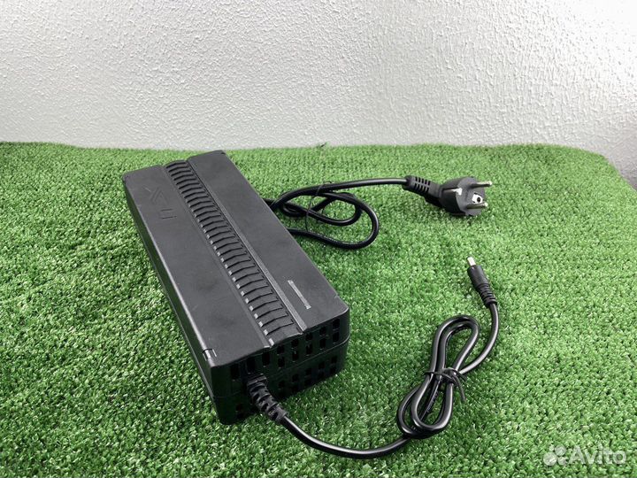 Зарядное устройство 67.2v5a для электросамоката