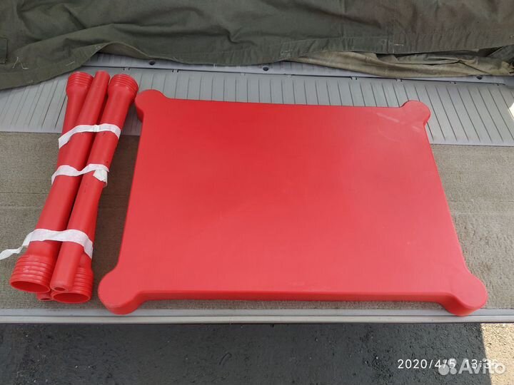 Столик детский и табуретки