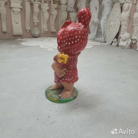 Фигурка для сада Гном клубничка