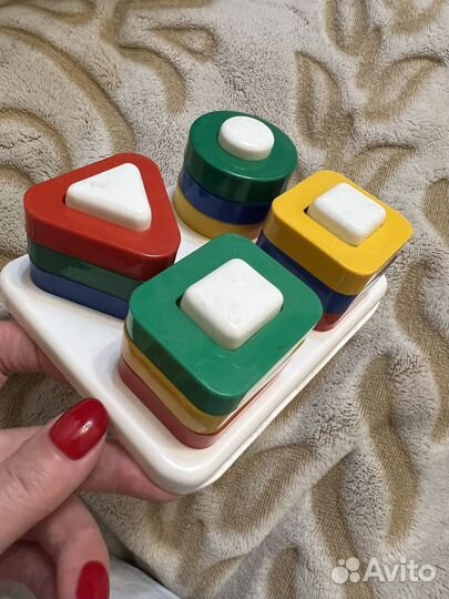 Развивающие игрушки моторики и изучения цветов