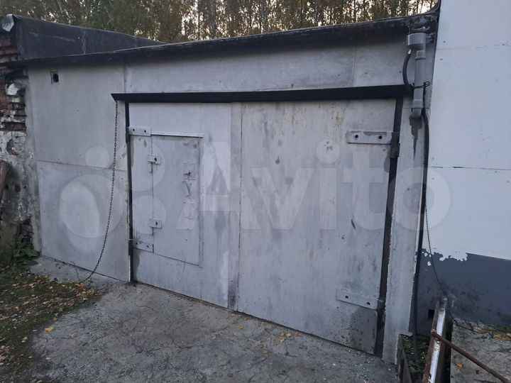 Гараж, > 30 м²