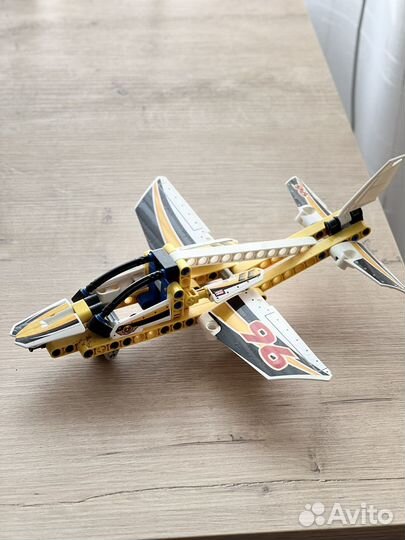 Самолет лего