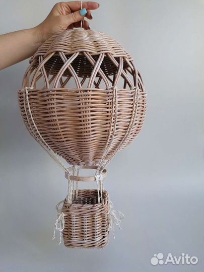 Воздушный шар с корзиной