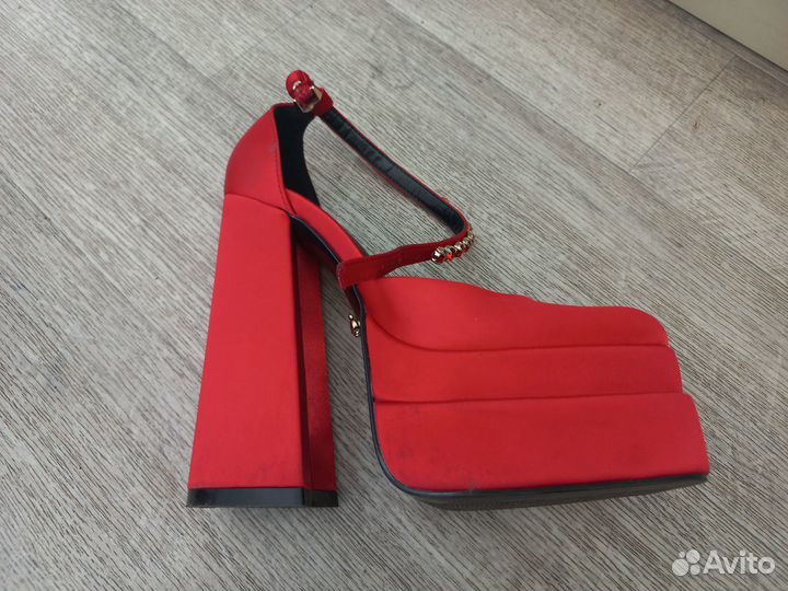 Продам туфли нарядные