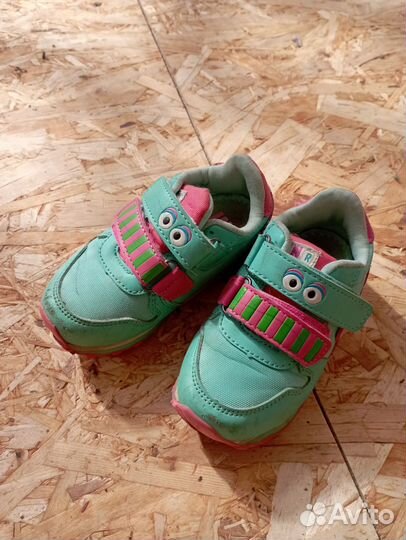 Кроссовки для девочки 24 размер