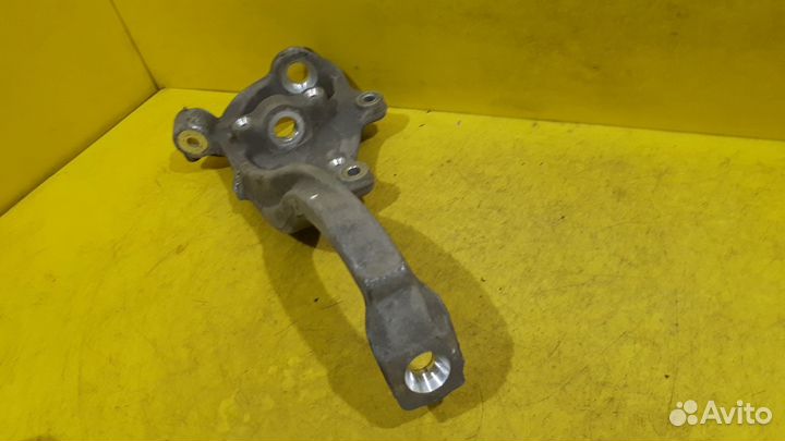 Кулак поворотный левый Mercedes-Benz C-klasse W205