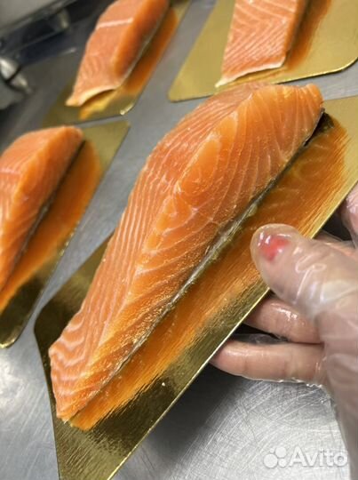 Форель слабосоленая. Из охлажденного сырья