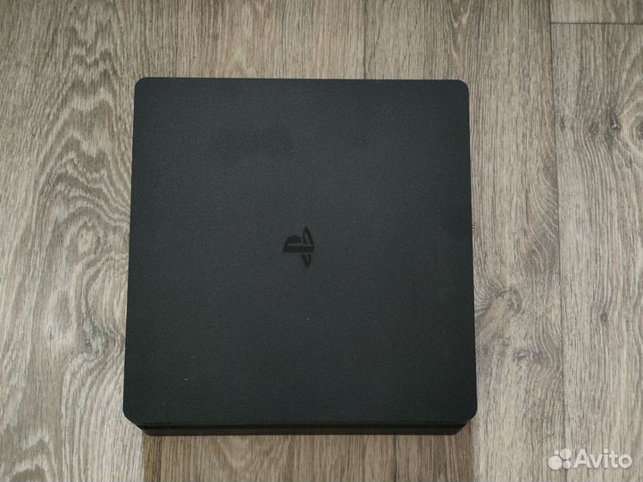 Sony PS4 slim 1tb + игры (описание)