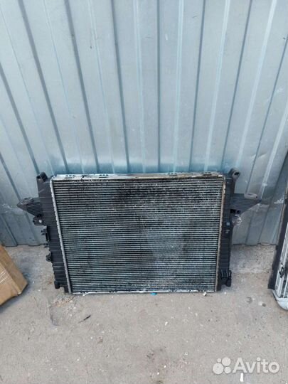 Радиатор охлаждения. Land Rover Discovery 3