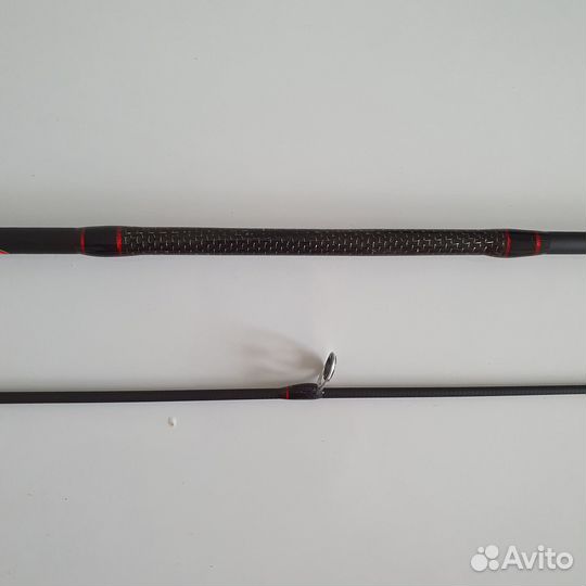 Уникальный спиннинг из карбона с катушкой 4000сер