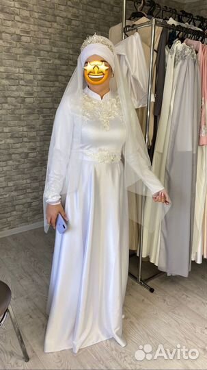 Платье на никах