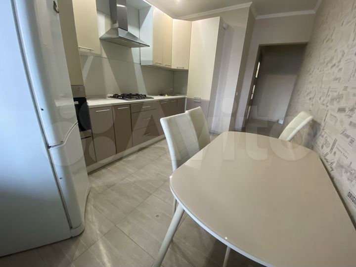 1-к. квартира, 42 м², 3/9 эт.