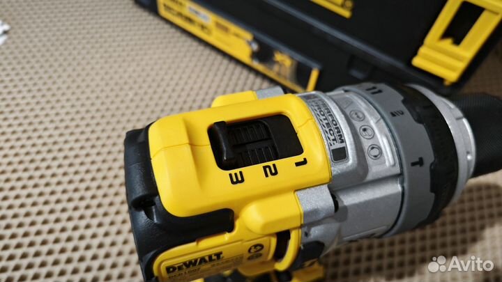 Ударная дрель шуруповерт DeWalt DCD1007NT