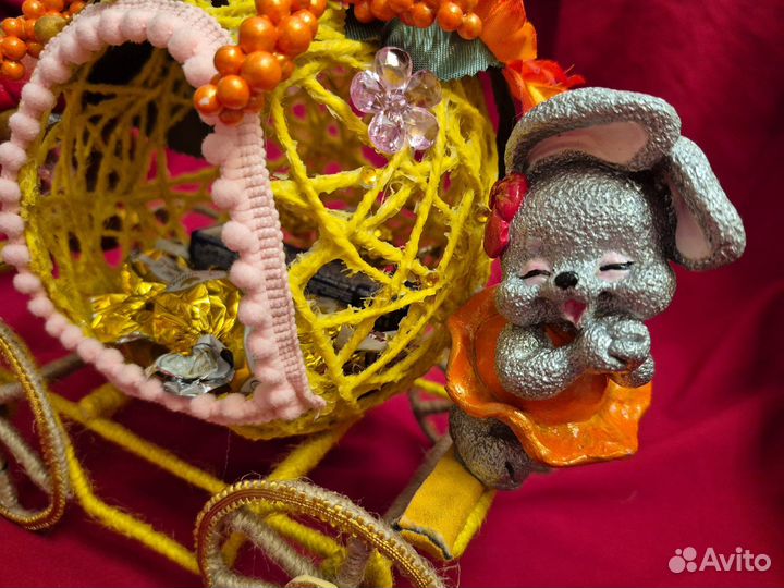 Карета с игрушками. Конфетница