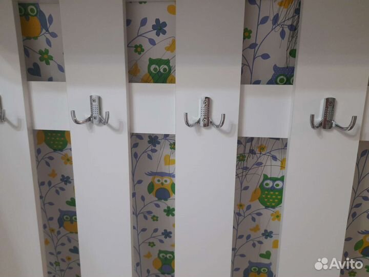 Вешалка настенная