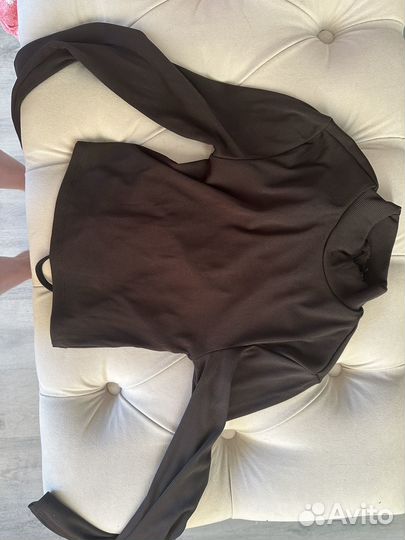 Черный логслив с открытой спиной