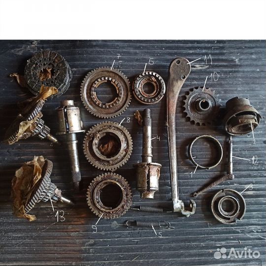 Запчасти оригинальные мотороллера Вятка и Иж