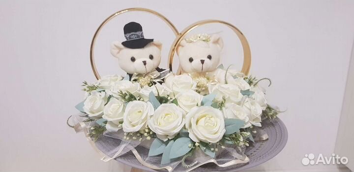 Свадебное украшение на автомобиль