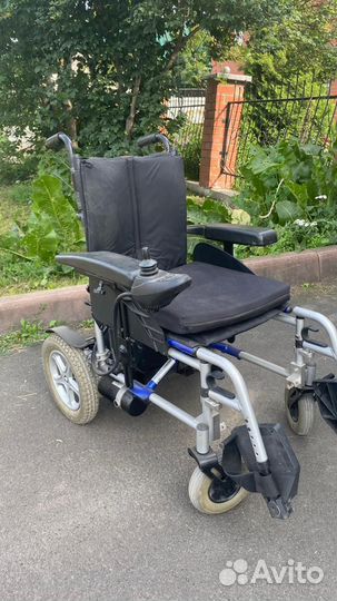 Инвалидное кресло с электроприводом