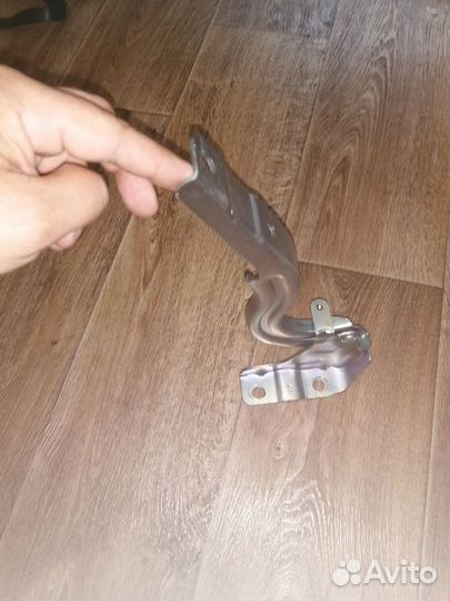 Петля капота Kia Rio