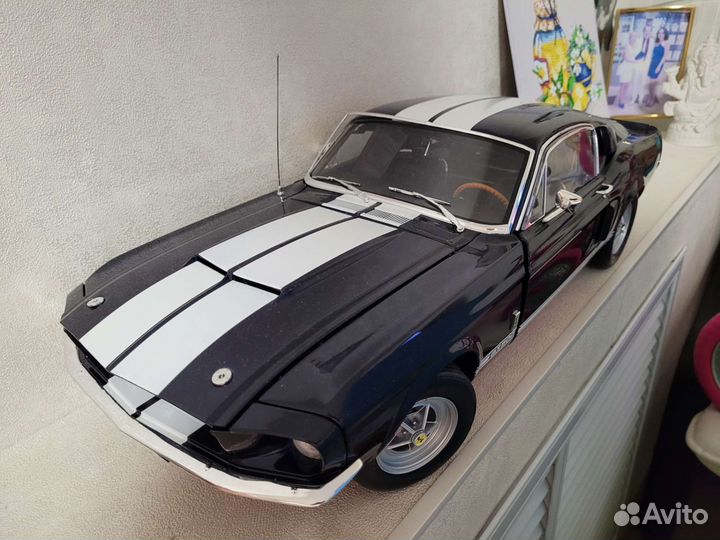 Модель автомобиля mustang