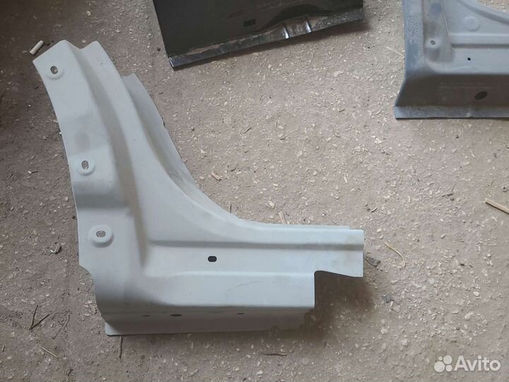 Крыло заднее правое nissan X-trail T32 сапожок