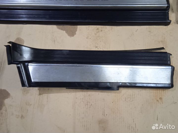 Внутренние накладки порогов комплект Mercedes W140