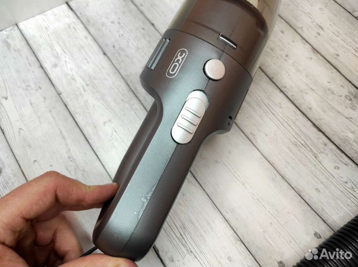 Автомобильный пылесос