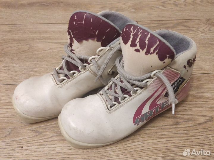 Лыжные ботинки 35