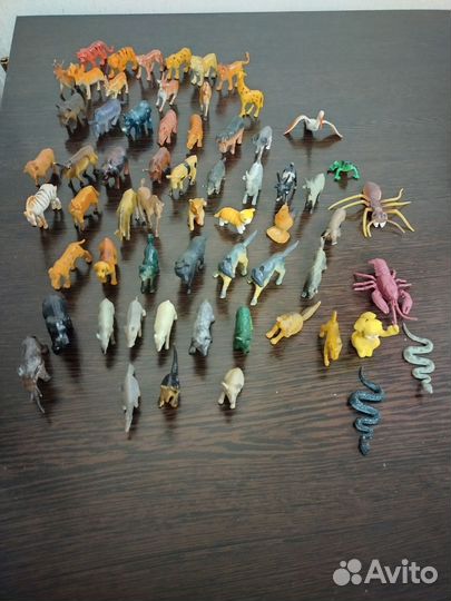 Прорезиненные динозавры, домашние и дикие животные