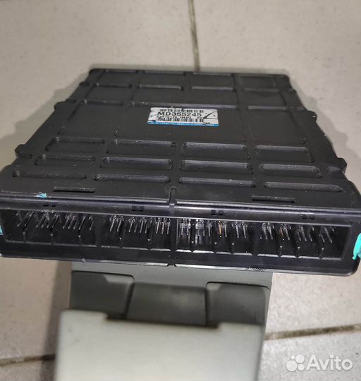 Блок управления двс Mitsubishi Galant 1998