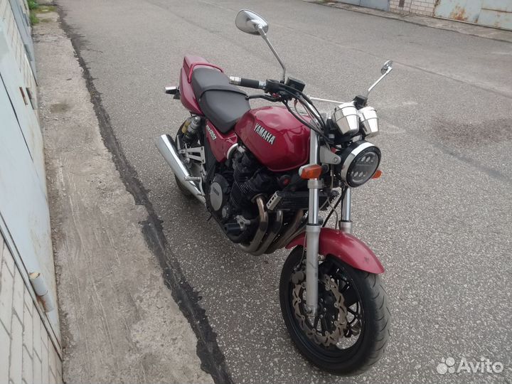 Yamaha XJR1200