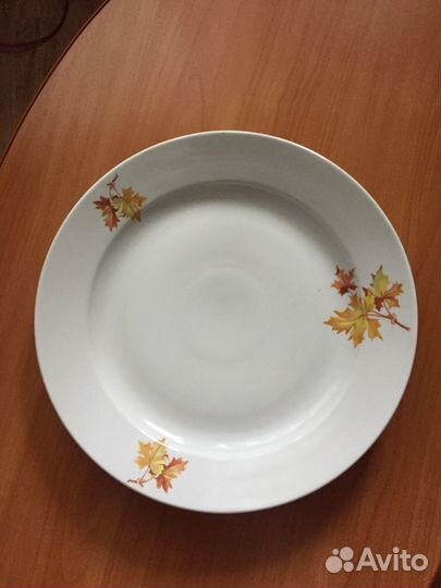 Тарелка большая Дулево