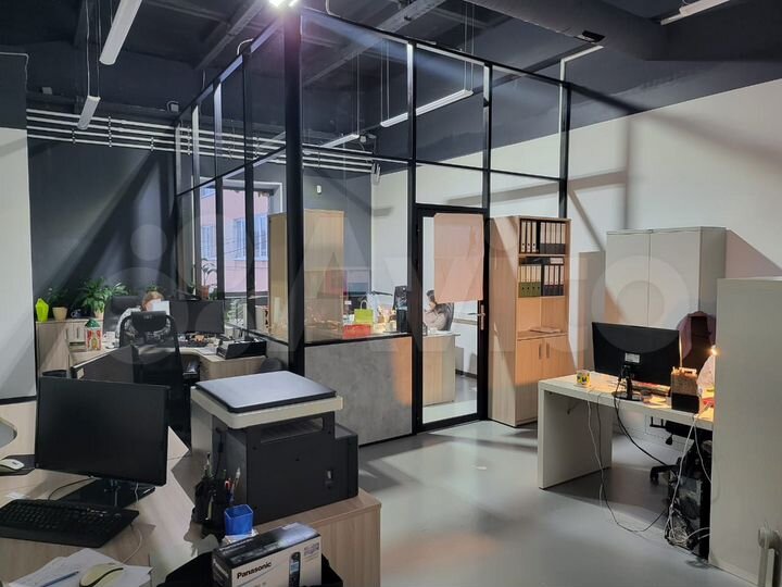 347 м² современный офис рядом с ТЦ Аура