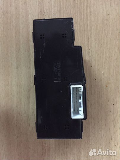 Кнопки стеклоподъёмника Hyundai Solaris 2