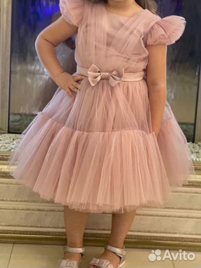 Нарядное платье для девочки