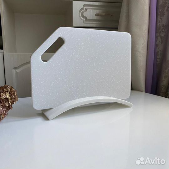 Доска разделочная на подставке