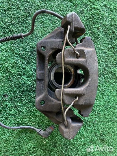 Суппорт передний правый Mercedes-Benz Clk-Class