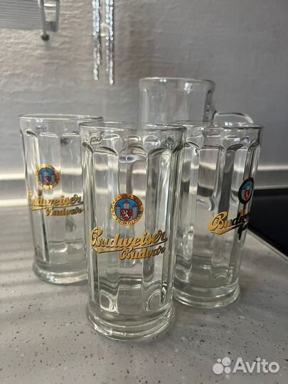 Стеклянные бокалы