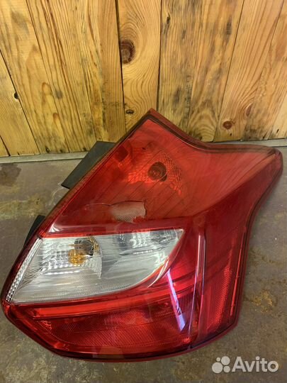 Фонарь задний Ford Focus 3 (правый)