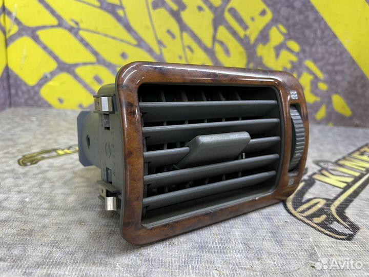 Дефлектор воздушный Шкода Октавиа A4 правый (97-11