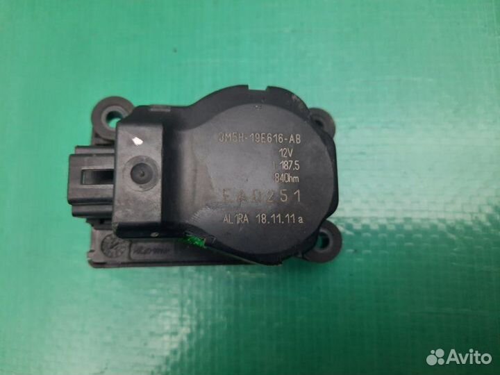 Моторчик заслонки печки Ford Focus 2