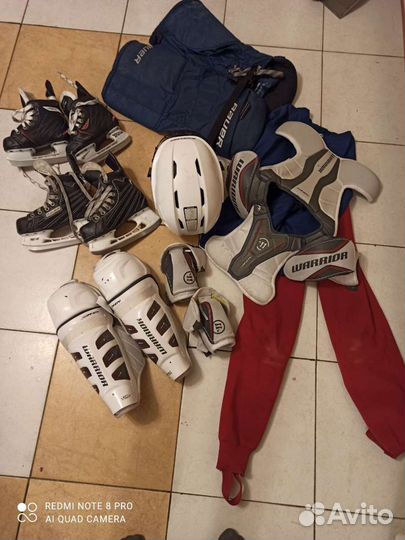 Хоккейная спортивная форма и коньки 17 см