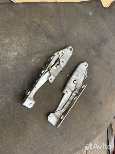 Mercedes w211 петля капота