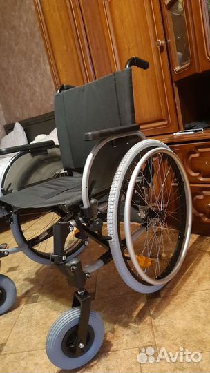 Кресло Коляска для инвалидов с ручным приводом