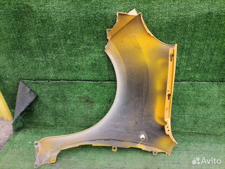 Крыло переднее правое Renault Kangoo KW0D