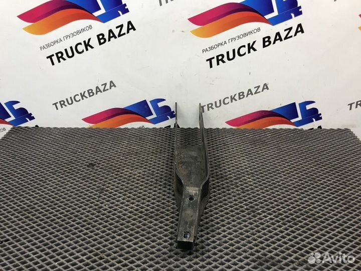 Кронштейн кабины передний правый